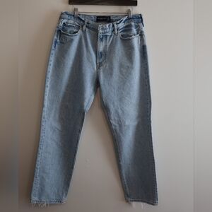 Abercrombie & Fitch Men's Light Blue Jeans